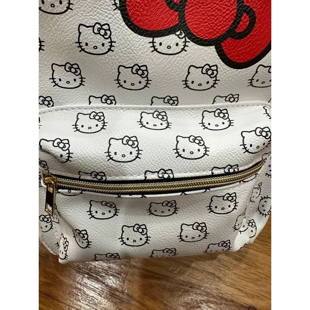 Hello Kitty backpack - Picture 3 of 4